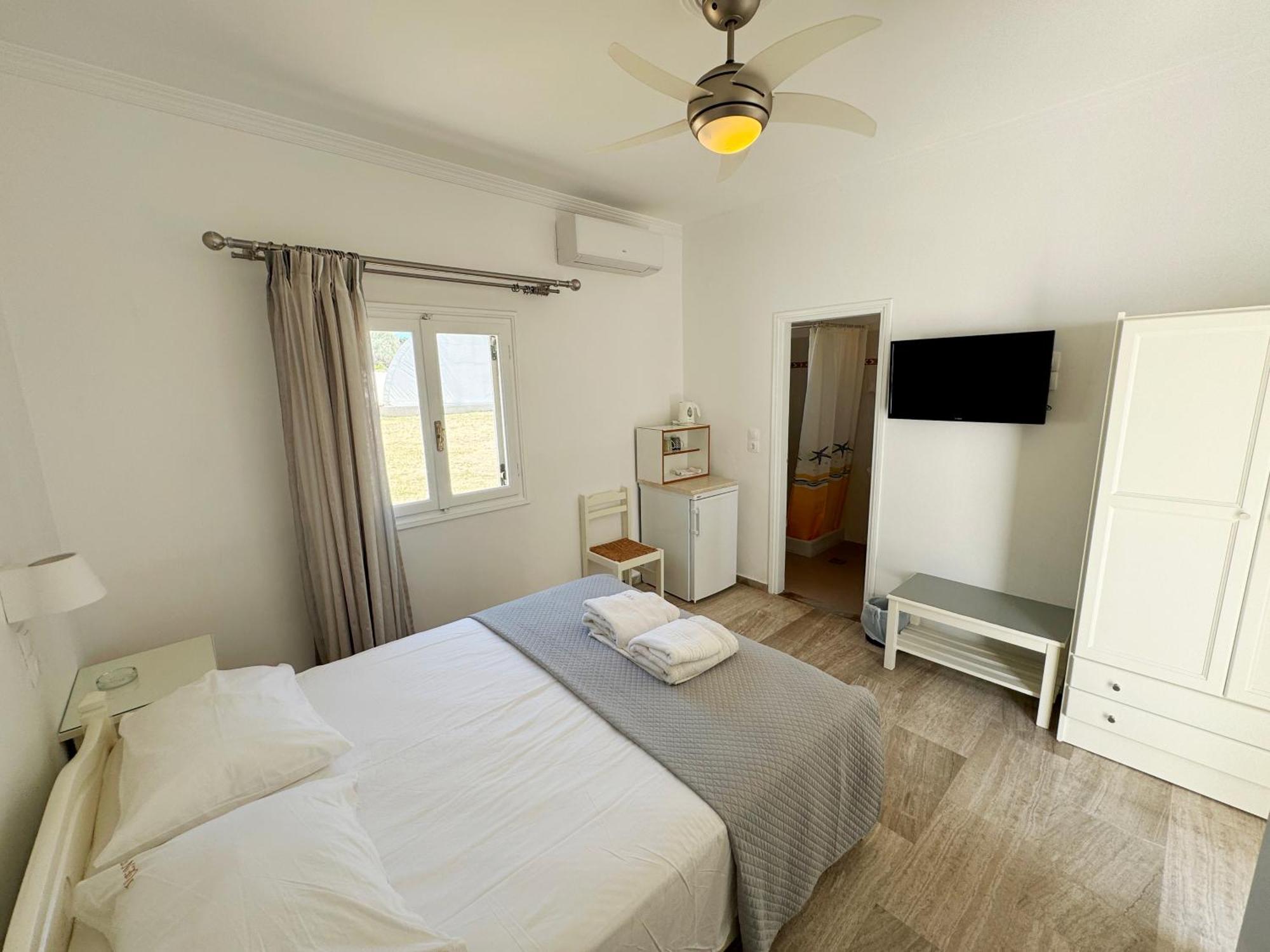 Irene Hotel - Beachfront باروس المظهر الخارجي الصورة